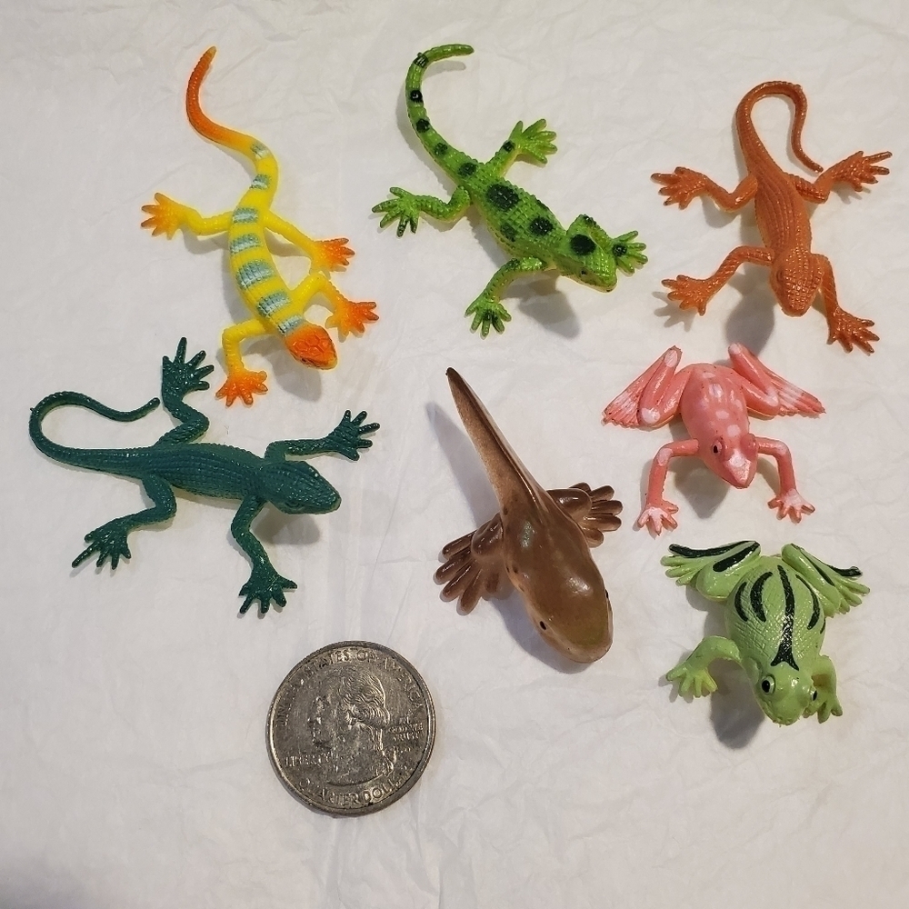 Plastic Reptiles toy lot of 7 lizards gecko frogs tadpole salamander
